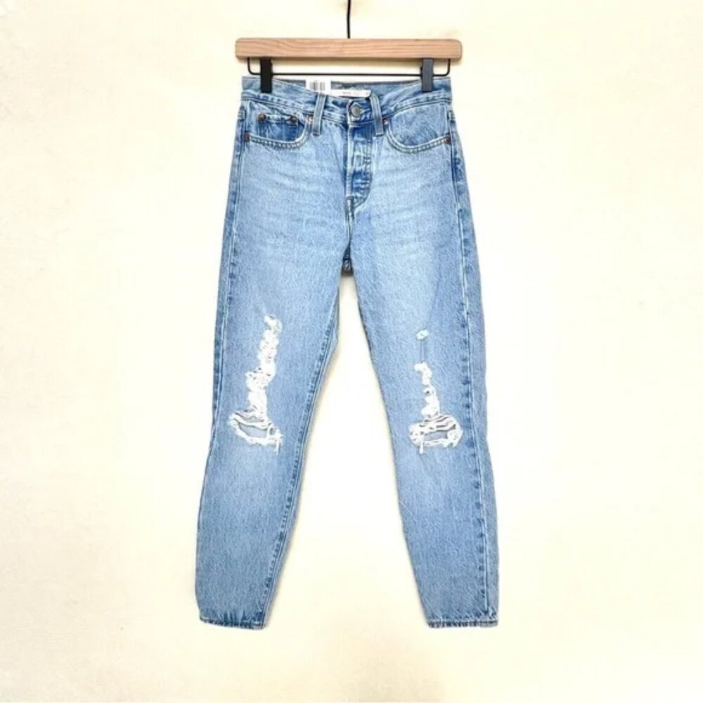 Levi’s Distressed Wedgie Icon Fit Jeans